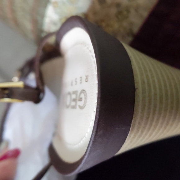 GEOX*Respira delicate rhinestone detail strappy wedge sandal size 40 side buckle - Picture 12 of 14